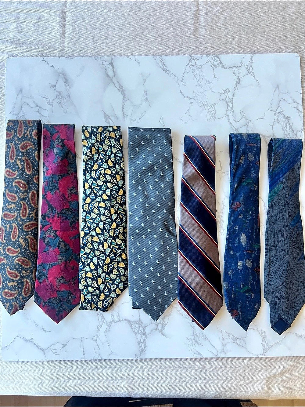 Best of late 80’s/early 90’s
Men's Silk Patterned Tie Set